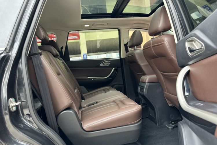 Used Bisu T5 2017 1.5T Manual Luxury Model Interior 2