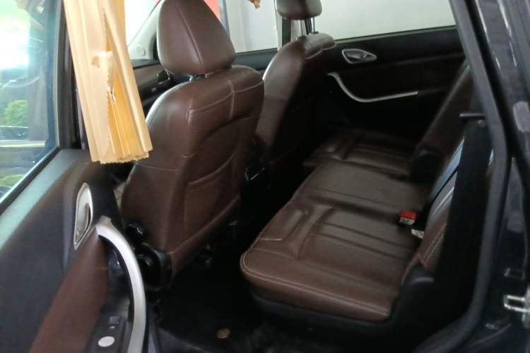 Used Bisu T5 2017 1.5T Automatic Luxury Model Interior 2