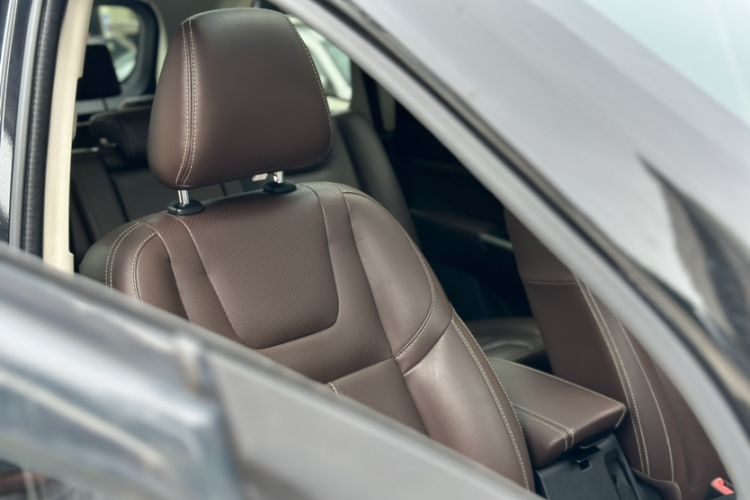 Used Bisu T5 2017 1.5T Manual Luxury Model Interior 4