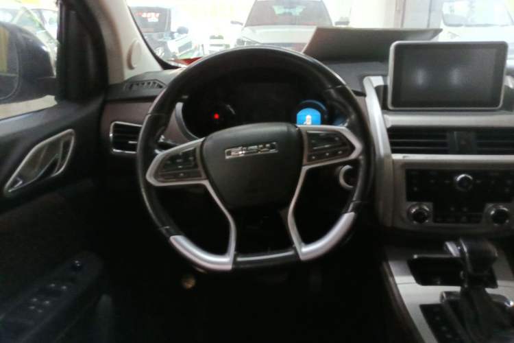 Used Bisu T5 2017 1.5T Automatic Luxury Model Interior 5