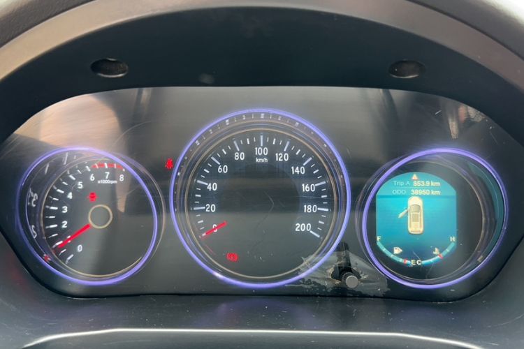 Used Bisu T5 2017 1.5T Manual Luxury Model Odometer Close Up