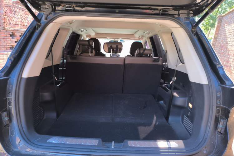 Used Bisu T5 2017 1.5T Manual Elite Version Trunk