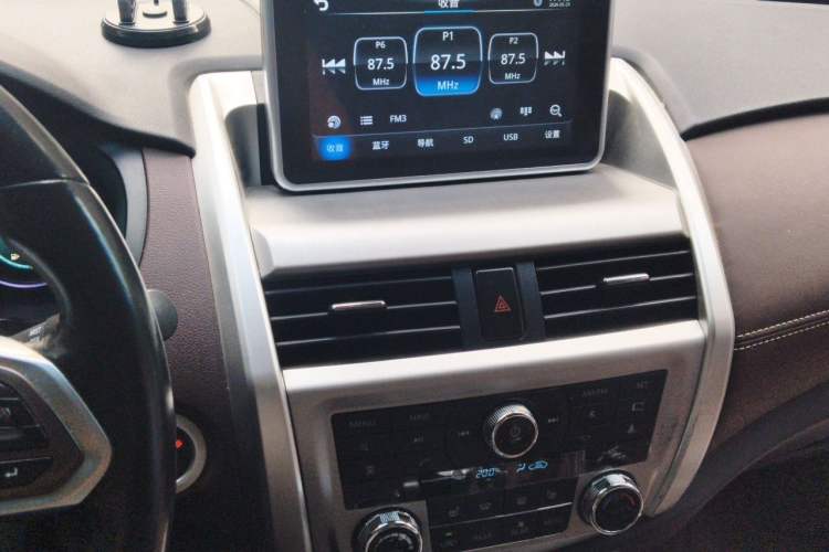 Used Bisu T5 2017 1.5T Automatic Flagship Model Audio And AC Panel