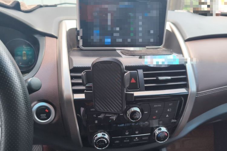 Used Bisu T5 2017 1.5T Manual Luxury Model Audio And AC Panel