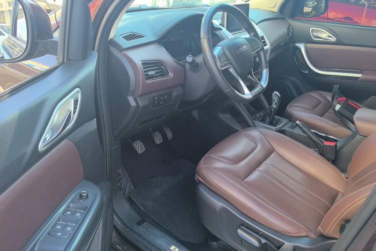 Used Bisu T5 2017 1.5T Manual Luxury Model Driver Seat