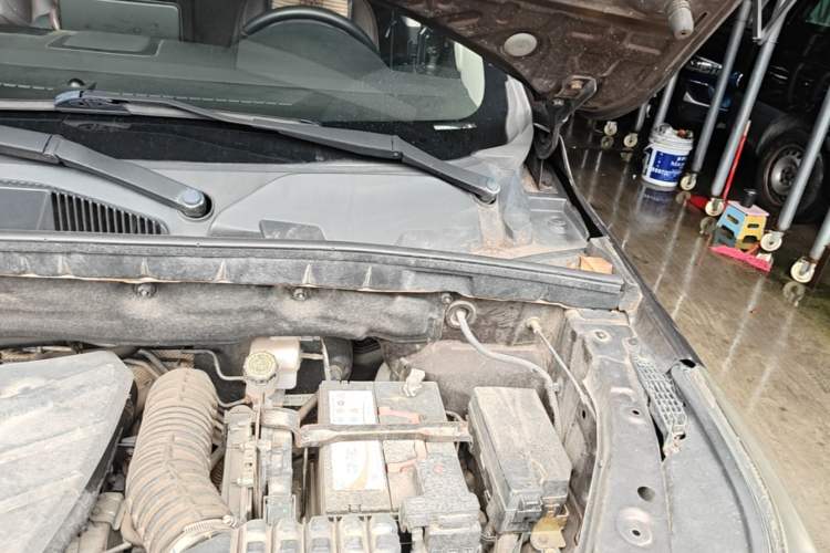 Used Bisu T5 2017 1.5T Automatic Luxury Model Engine Bay Left