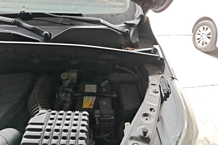 Used Bisu T5 2017 1.5T Automatic Luxury Model Engine Bay Left