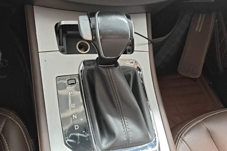 Used Bisu T5 2017 1.5T Automatic Luxury Model Gear Lever