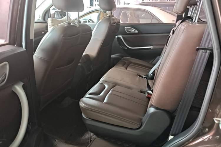 Used Bisu T5 2017 1.5T Automatic Luxury Model Left Rear Seat