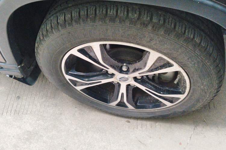 Used Bisu T5 2017 1.5T Automatic Flagship Model Right Front Wheel Hub