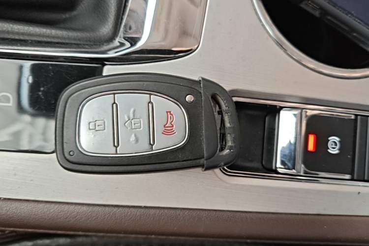 Used Bisu T5 2017 1.5T Automatic Luxury Model Vehicle Key