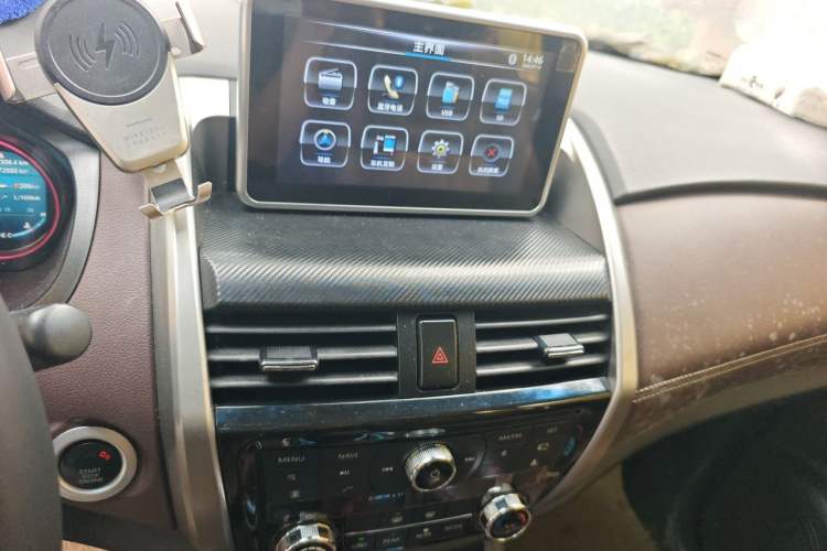 Used Bisu T5 2017 1.5T Manual Luxury Model Audio And AC Panel