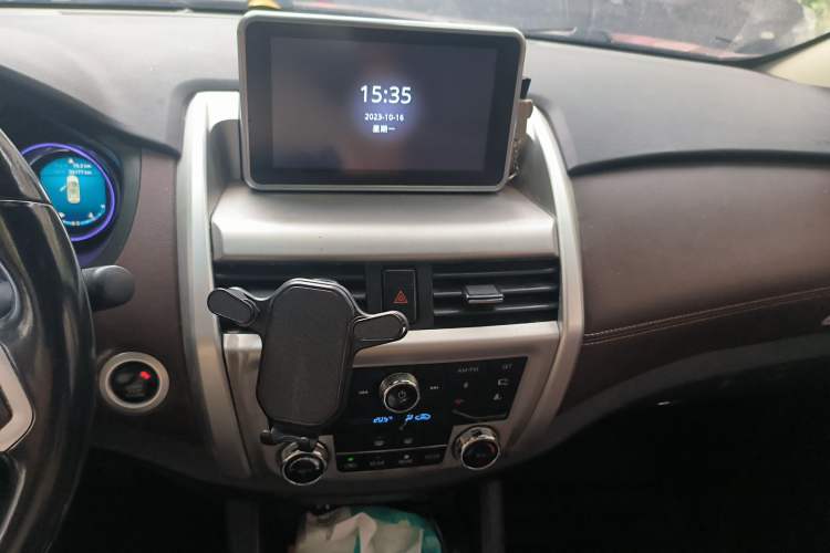 Used Bisu T5 2017 1.5T Manual Elite Version Audio And AC Panel