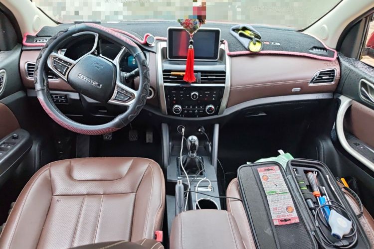 Used Bisu T5 2017 1.5T Manual Luxury Model Center Console