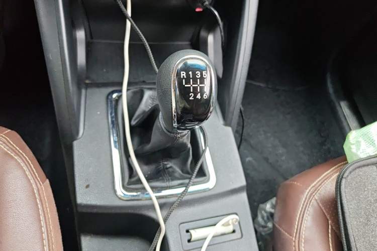 Used Bisu T5 2017 1.5T Manual Luxury Model Gear Lever