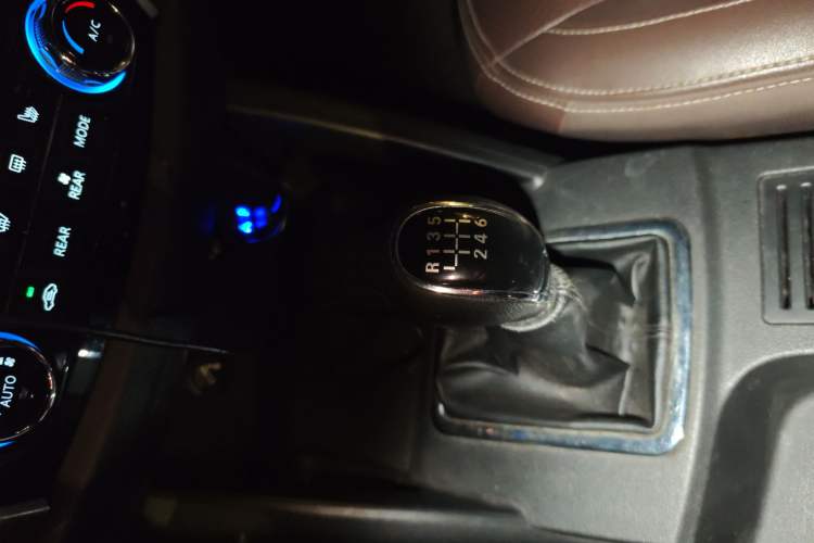 Used Bisu T5 2017 1.5T Manual Luxury Model Gear Lever