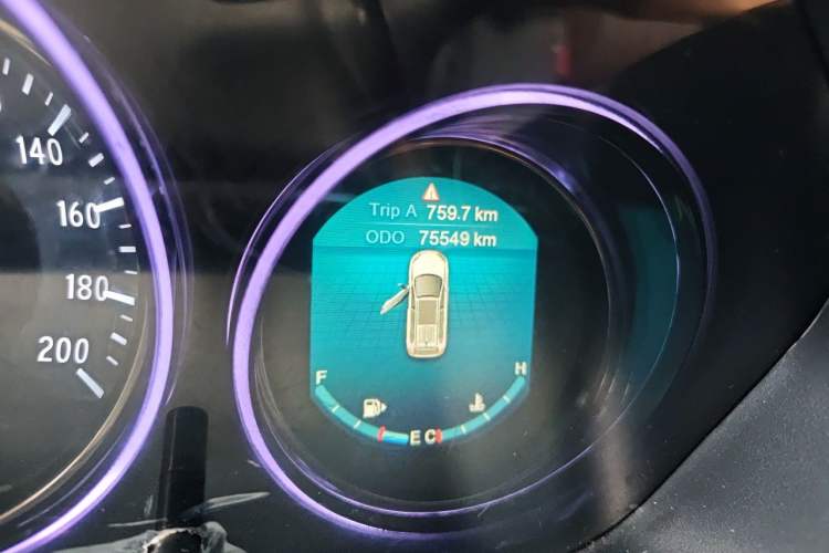 Used Bisu T5 2017 1.5T Manual Luxury Model Odometer Close Up