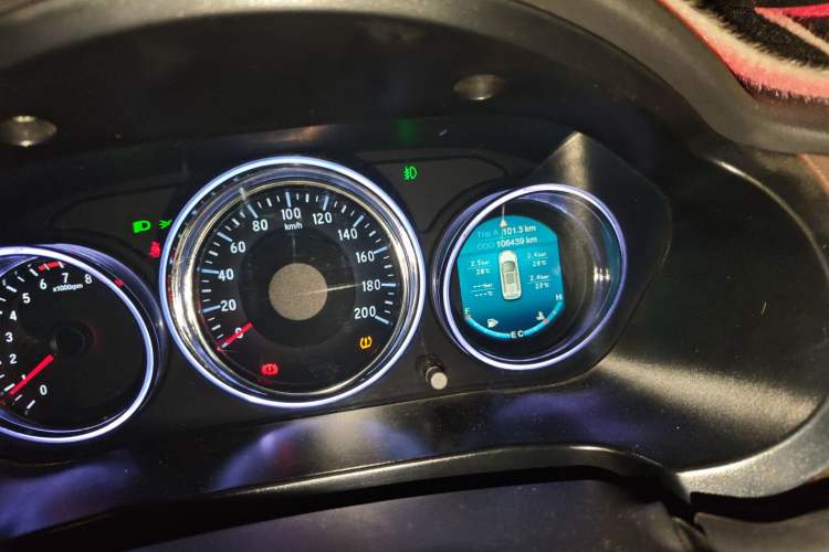 Used Bisu T5 2017 1.5T Manual Luxury Model Odometer Close Up