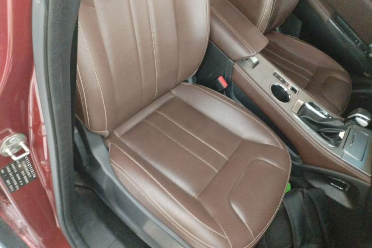 Used Bisu T5 2017 1.5T Automatic Luxury Model Right Front Seat