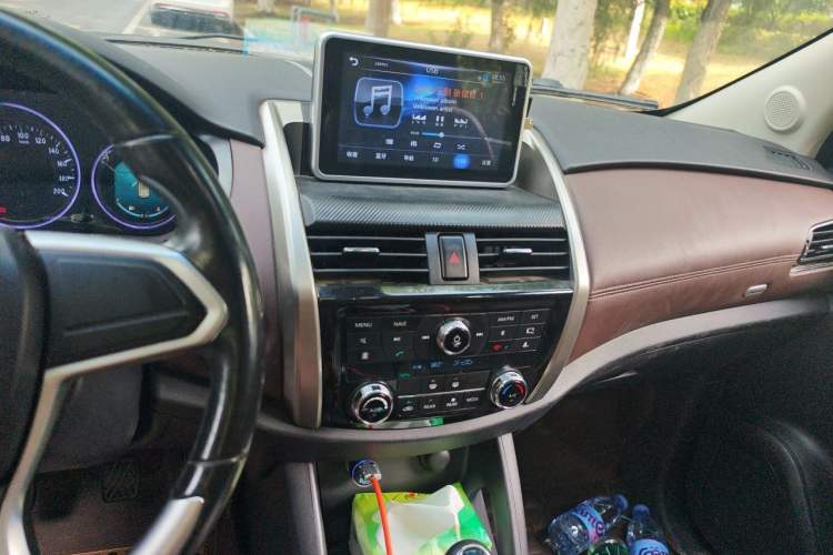 Used Bisu T5 2017 1.5T Manual Luxury Model Audio And AC Panel