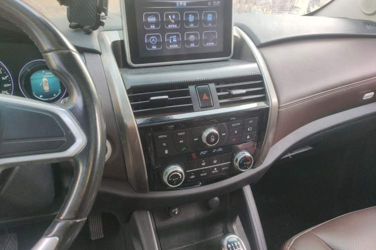 Used Bisu T5 2017 1.5T Manual Luxury Model Audio And AC Panel