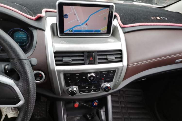 Used Bisu T5 2017 1.5T Manual Comfort Model Audio And AC Panel