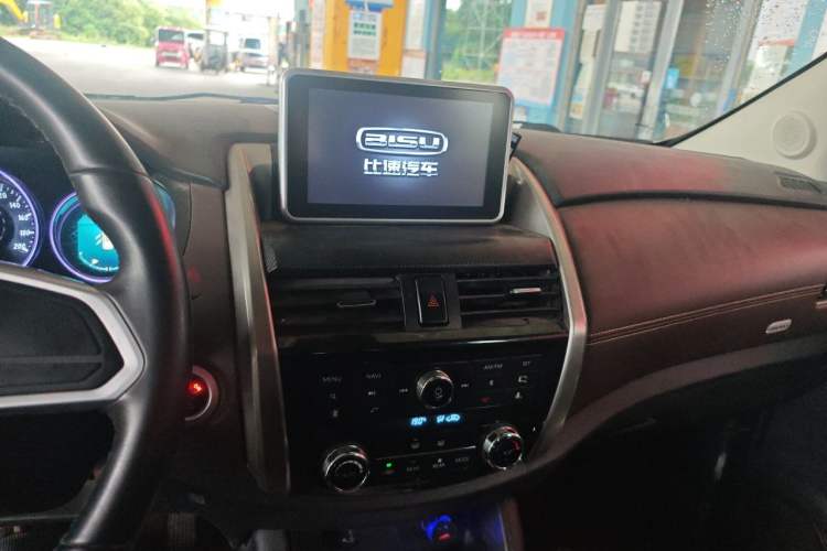 Used Bisu T5 2017 1.5T Manual Luxury Model Audio And AC Panel