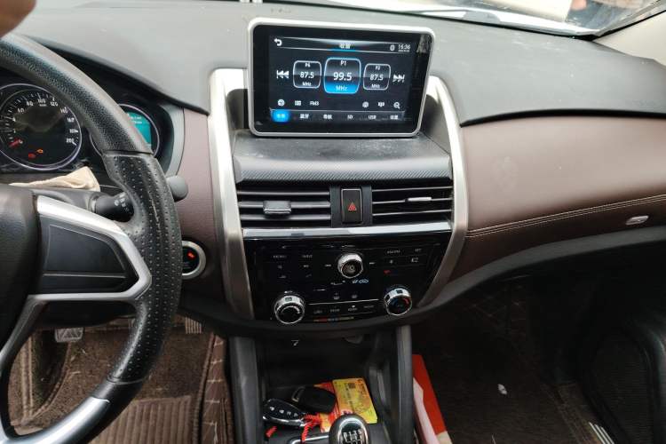 Used Bisu T5 2017 1.5T Manual Comfort Model Audio And AC Panel