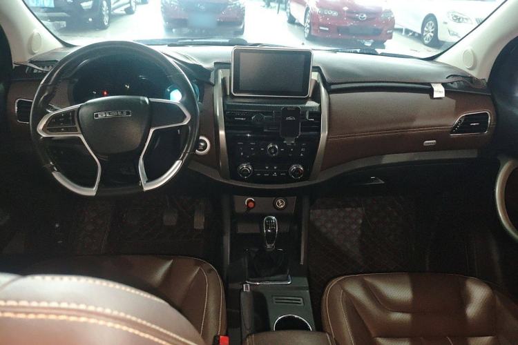 Used Bisu T5 2017 1.5T Manual Luxury Model Center Console