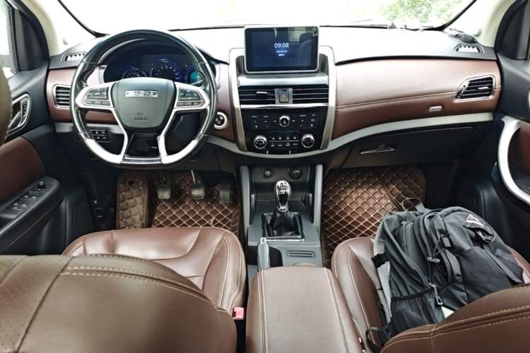 Used Bisu T5 2017 1.5T Manual Luxury Model Center Console