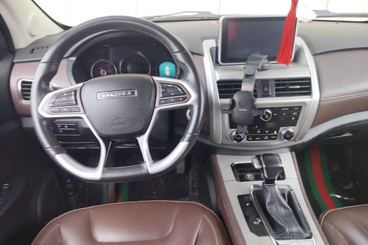 Used Bisu T5 2017 1.5T Automatic Luxury Model Center Console