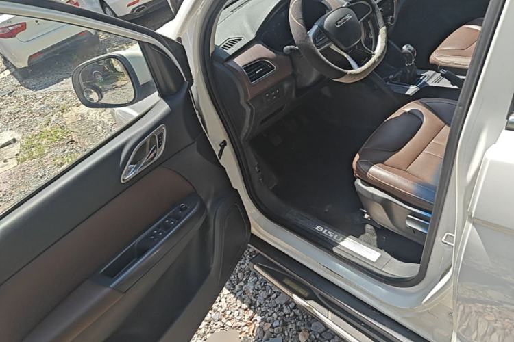 Used Bisu T5 2017 1.5T Manual Luxury Model Driver Seat