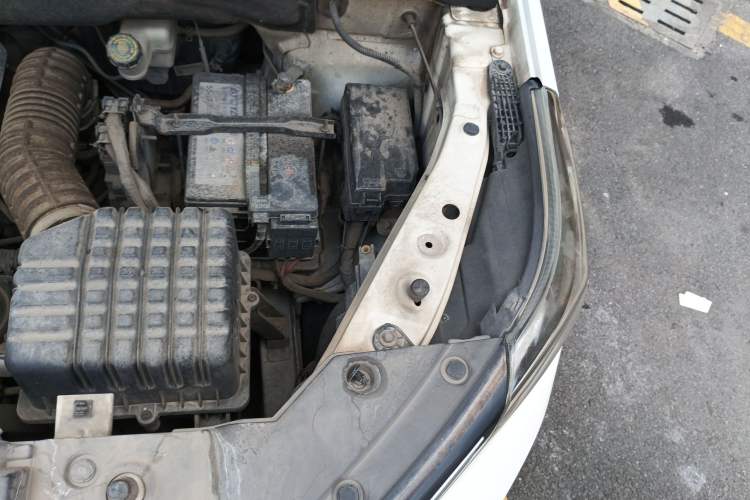 Used Bisu T5 2017 1.5T Manual Luxury Model Engine Bay Left