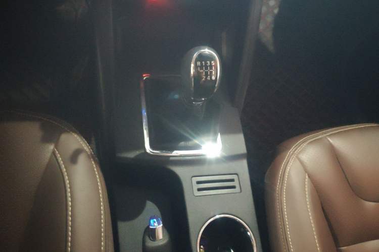Used Bisu T5 2017 1.5T Manual Luxury Model Gear Lever