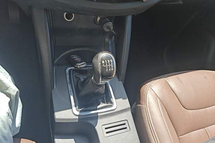 Used Bisu T5 2017 1.5T Manual Luxury Model Gear Lever