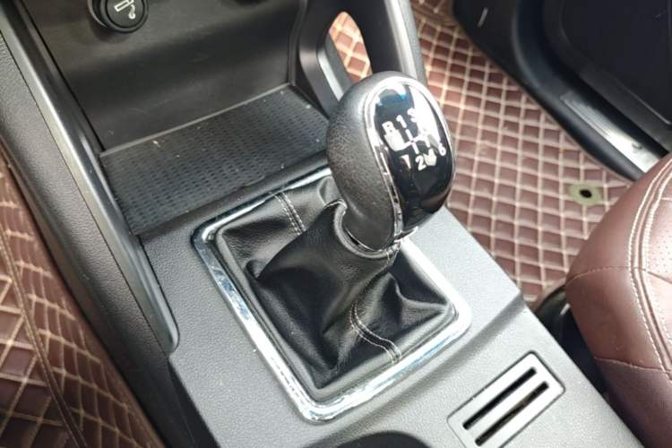 Used Bisu T5 2017 1.5T Manual Luxury Model Gear Lever