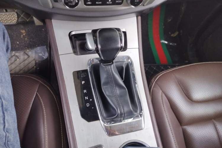 Used Bisu T5 2017 1.5T Automatic Luxury Model Gear Lever