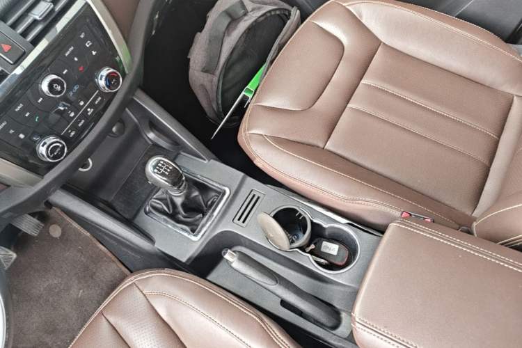 Used Bisu T5 2017 1.5T Manual Luxury Model Gear Lever