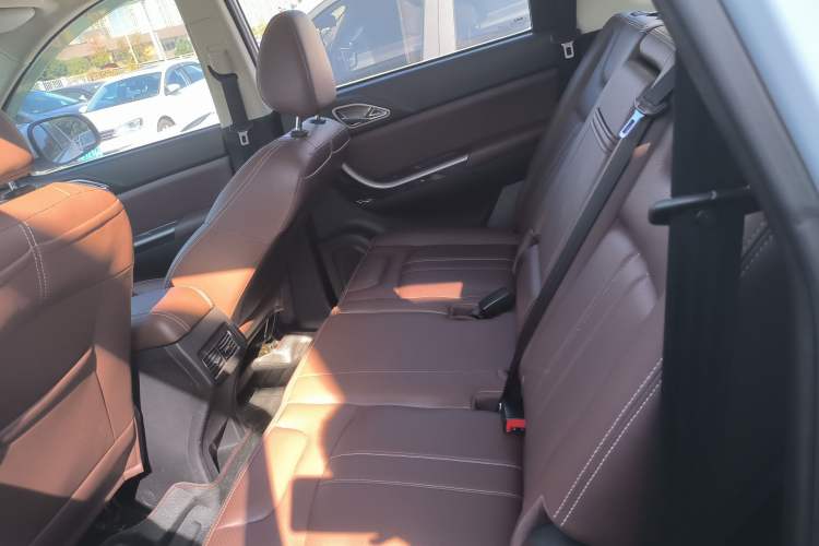 Used Bisu T5 2017 1.5T Manual Comfort Model Interior 1