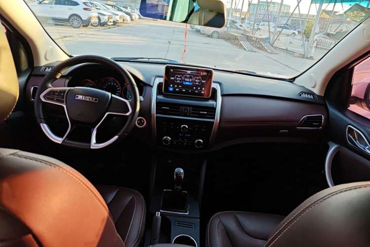 Used Bisu T5 2017 1.5T Manual Comfort Model Interior 3