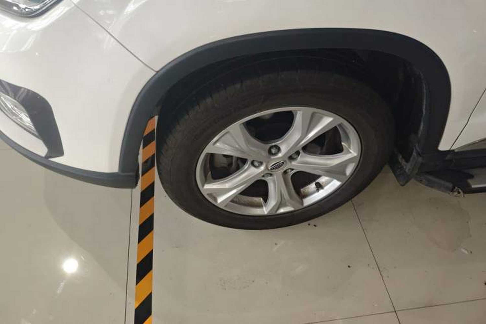 Used Bisu T5 2017 1.5T Manual Luxury Model Left Front Wheel Hub