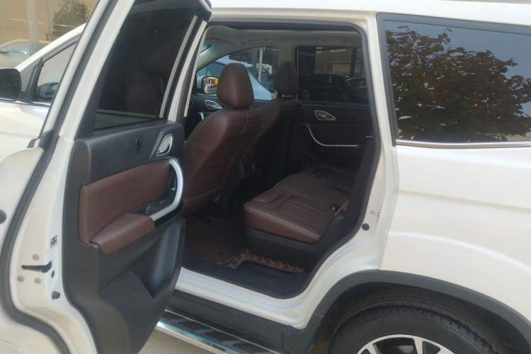 Used Bisu T5 2017 1.5T Automatic Flagship Model Left Rear Seat