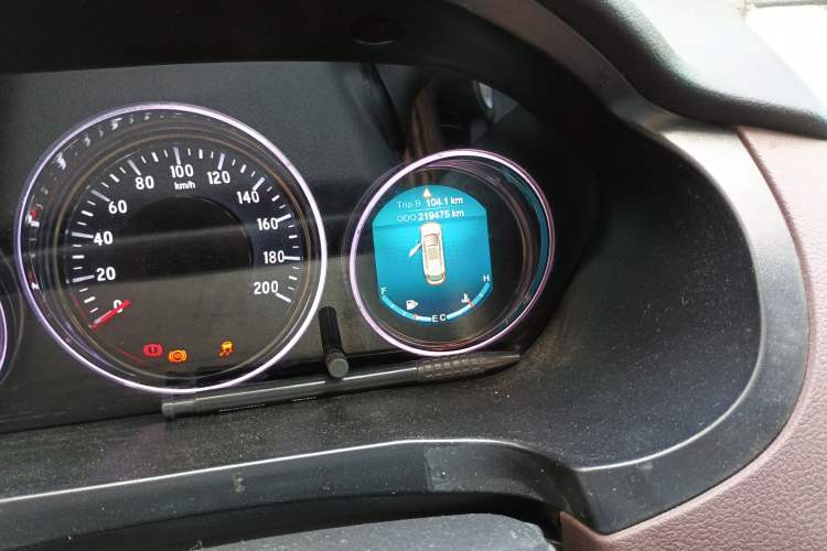 Used Bisu T5 2017 1.5T Manual Luxury Model Odometer Close Up
