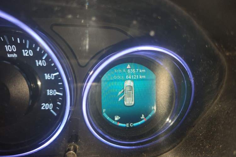 Used Bisu T5 2017 1.5T Manual Luxury Model Odometer Close Up