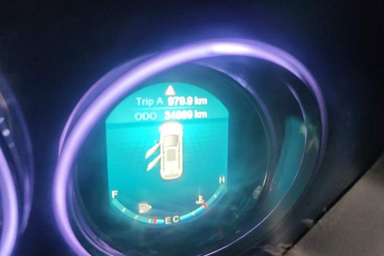Used Bisu T5 2017 1.5T Manual Luxury Model Odometer Close Up