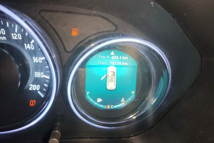 Used Bisu T5 2017 1.5T Manual Luxury Model Odometer Close Up
