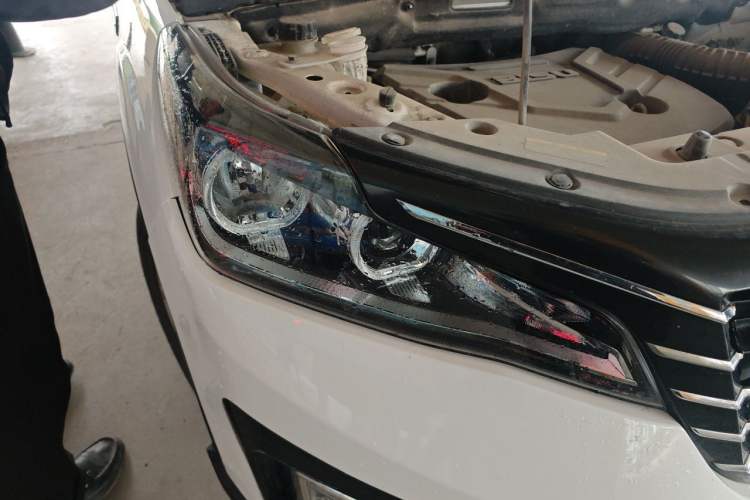 Used Bisu T5 2017 1.5T Manual Luxury Model Right Front Headlight
