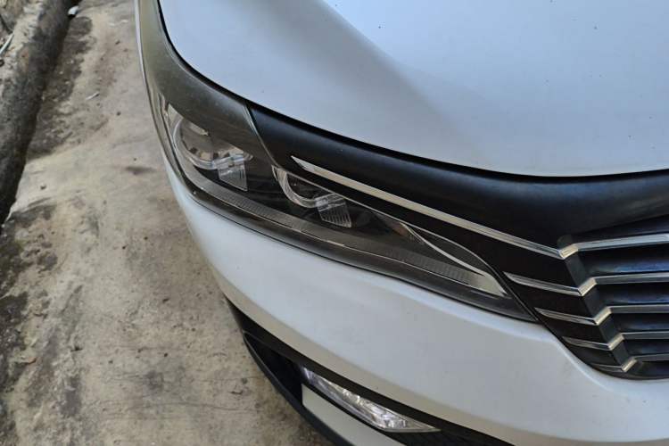 Used Bisu T5 2017 1.5T Manual Luxury Model Right Front Headlight