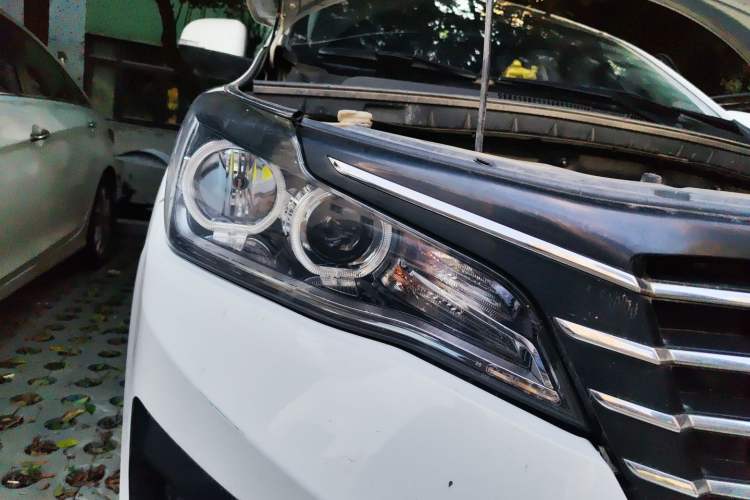 Used Bisu T5 2017 1.5T Manual Luxury Model Right Front Headlight