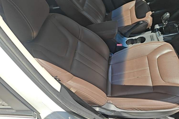 Used Bisu T5 2017 1.5T Manual Luxury Model Right Front Seat